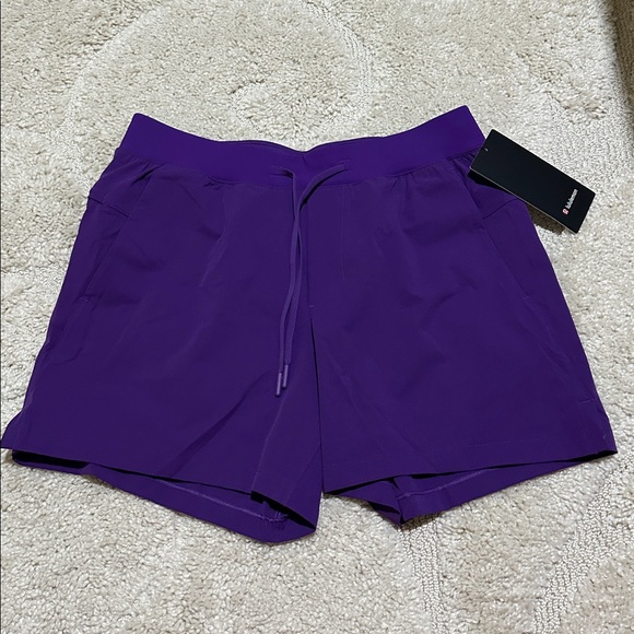 Lululemon Short 5” *Linerless - Picture 1 of 5